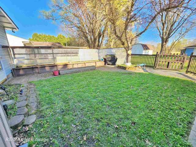 2067 W Midland Road, Williams Twp, MI 48611