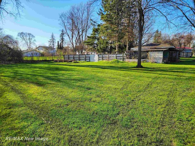 2067 W Midland Road, Williams Twp, MI 48611