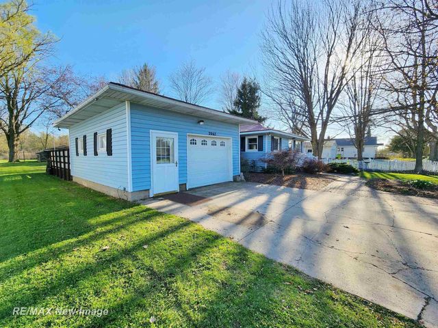2067 W Midland Road, Williams Twp, MI 48611