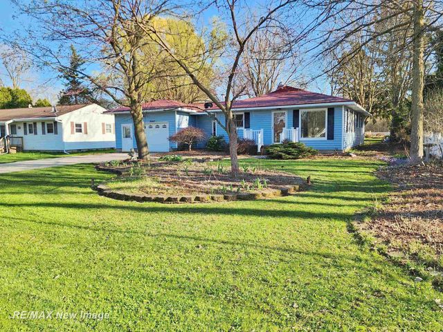 2067 W Midland Road, Williams Twp, MI 48611