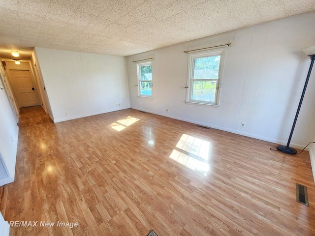 2067 W Midland Road, Williams Twp, MI 48611