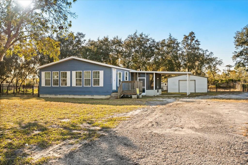 2024 LEMON DRIVE, Lake Wales, FL 33898