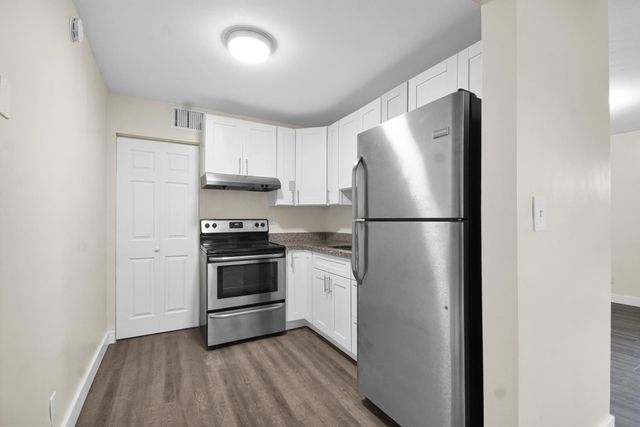 2460 Taylor St, Hollywood, FL 33020