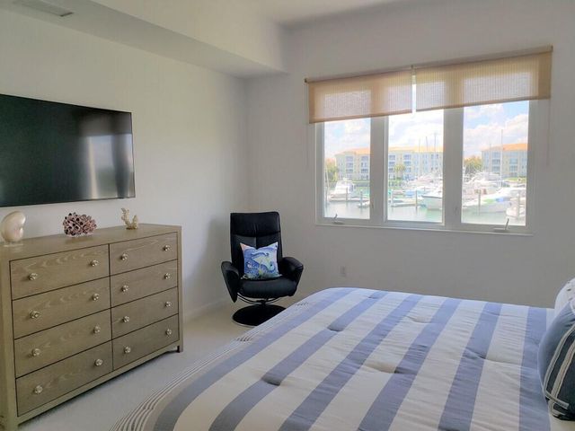 10 HARBOUR ISLE Drive E 204, Fort Pierce, FL 34949