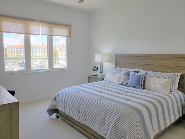 10 HARBOUR ISLE Drive E 204, Fort Pierce, FL 34949