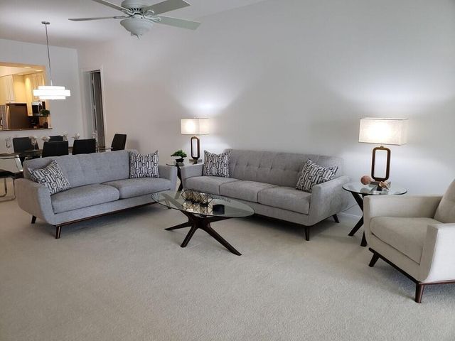 10 HARBOUR ISLE Drive E 204, Fort Pierce, FL 34949