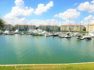 10 HARBOUR ISLE Drive E 204, Fort Pierce, FL 34949