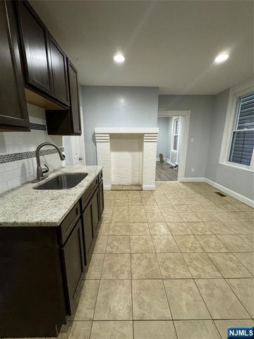 103 9th Street, Newark, NJ 07107