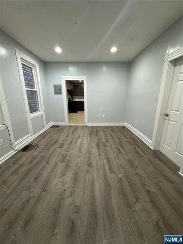 103 9th Street, Newark, NJ 07107