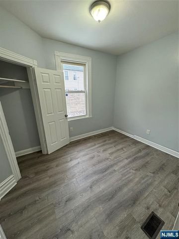 103 9th Street, Newark, NJ 07107