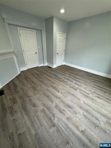 103 9th Street, Newark, NJ 07107