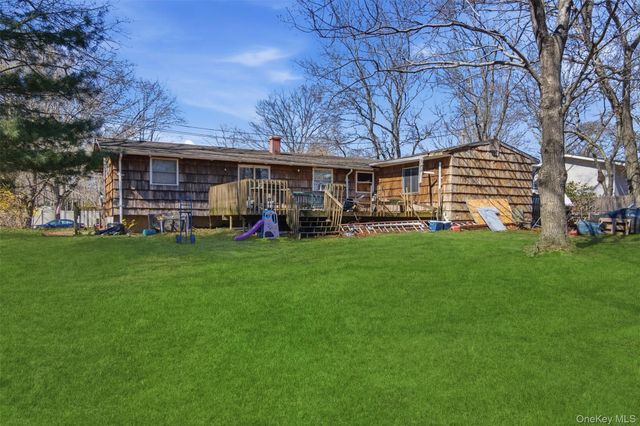 30 Lodge Lane, East Setauket, NY 11733