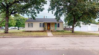 2302 E Funston St, Wichita, KS 67211