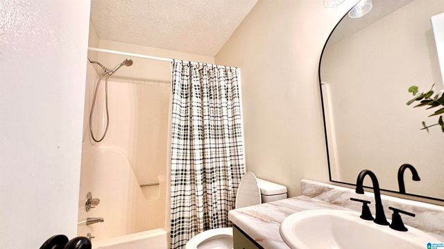 136 SOUTHMOOR CIRCLE, Oxford, AL 36203