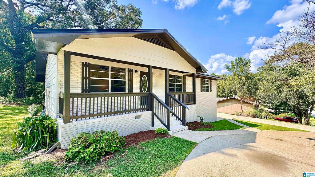 136 SOUTHMOOR CIRCLE, Oxford, AL 36203