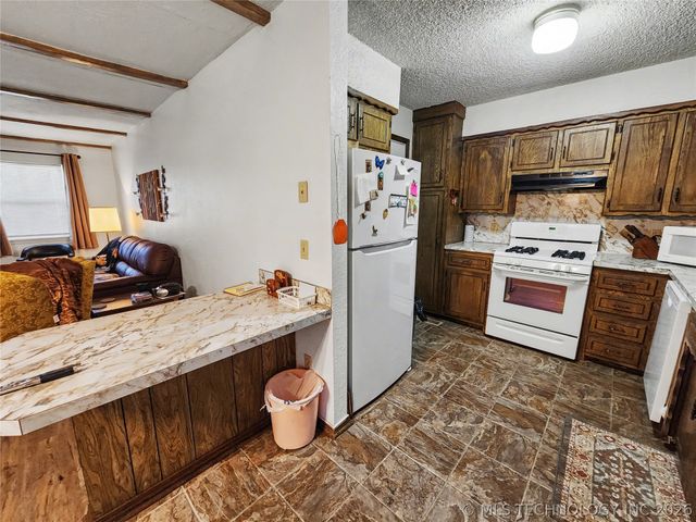 32128 S Hickory Drive, Cookson, OK 74427