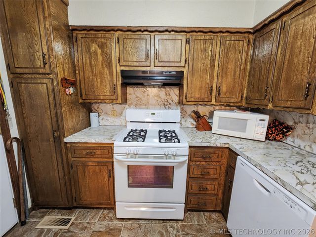 32128 S Hickory Drive, Cookson, OK 74427