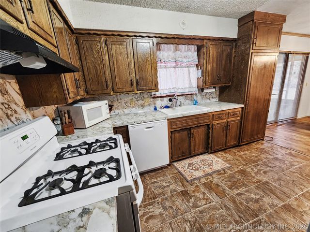 32128 S Hickory Drive, Cookson, OK 74427