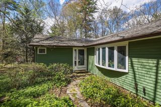 1360 Bay Road, Amherst, MA 01002
