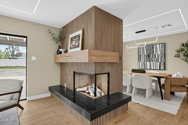7827 N 4TH Place, Phoenix, AZ 85020