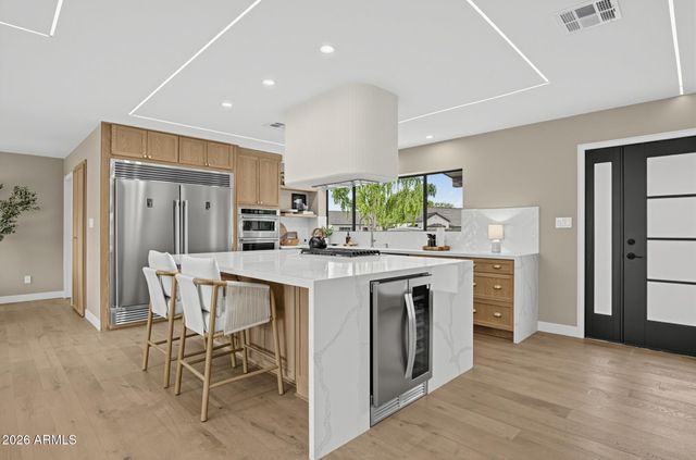 7827 N 4TH Place, Phoenix, AZ 85020