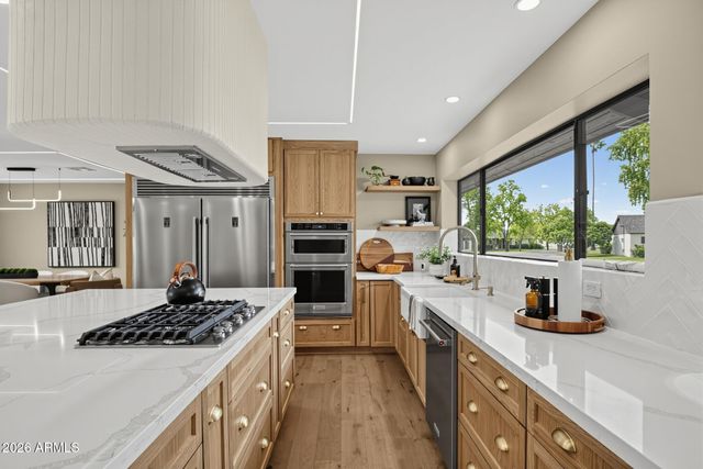 7827 N 4TH Place, Phoenix, AZ 85020