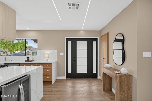 7827 N 4TH Place, Phoenix, AZ 85020