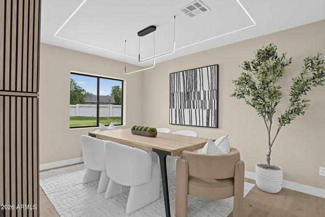 7827 N 4TH Place, Phoenix, AZ 85020