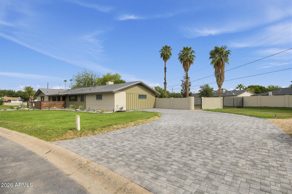 7827 N 4TH Place, Phoenix, AZ 85020 — photo 4