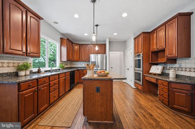 47404 MIDDLE BLUFF PL, Sterling, VA 20165