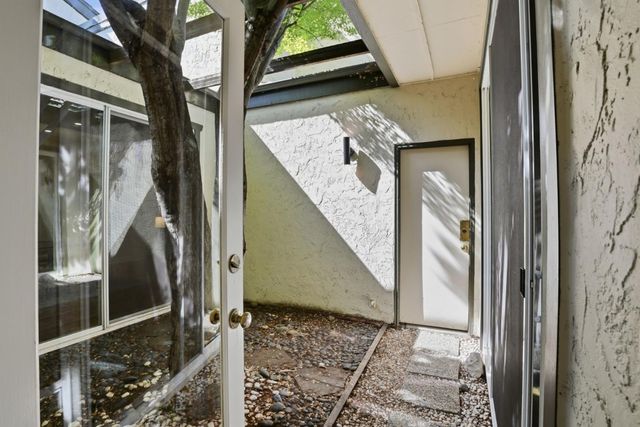 4271 Ponce Drive, Palo Alto, CA 94306