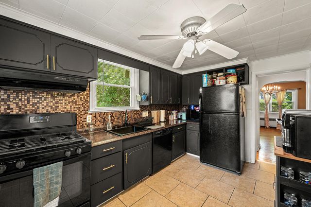 204 N WOODLAWN AVE, Aldan, PA 19018