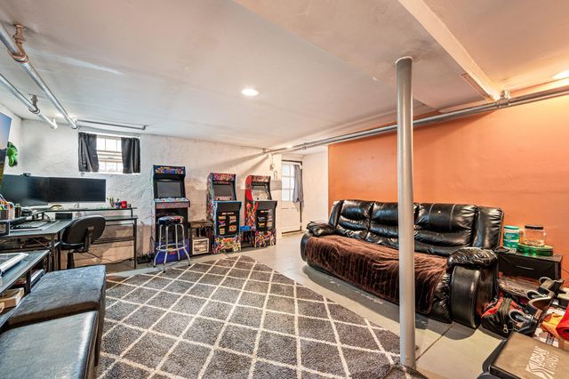204 N WOODLAWN AVE, Aldan, PA 19018