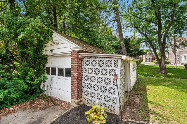 204 N WOODLAWN AVE, Aldan, PA 19018