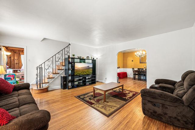 204 N WOODLAWN AVE, Aldan, PA 19018