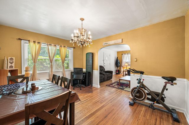 204 N WOODLAWN AVE, Aldan, PA 19018