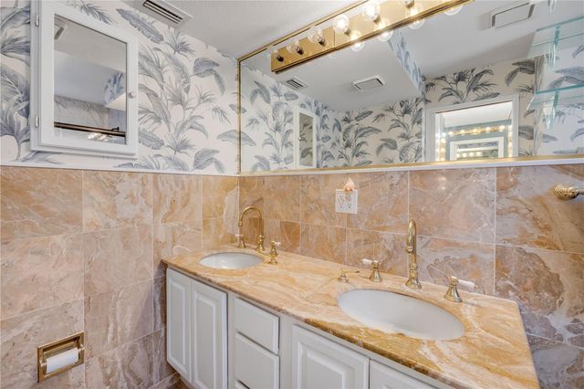 102 VIA DUOMO, New Smyrna Beach, FL 32169