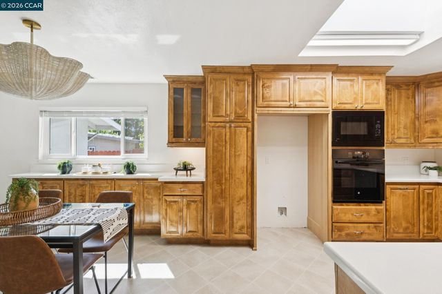 4319 Pembroke Dr, Concord, CA 94521