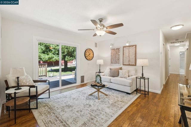 4319 Pembroke Dr, Concord, CA 94521