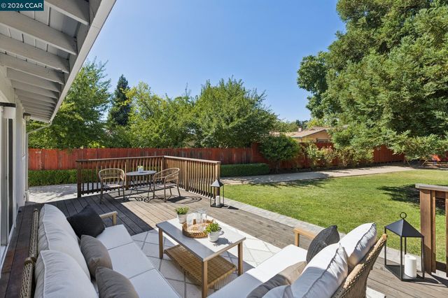 4319 Pembroke Dr, Concord, CA 94521