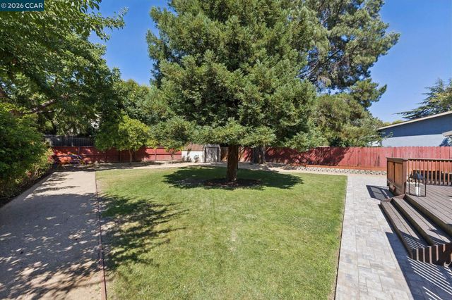 4319 Pembroke Dr, Concord, CA 94521
