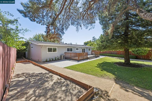 4319 Pembroke Dr, Concord, CA 94521