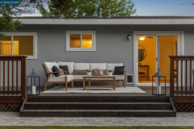 4319 Pembroke Dr, Concord, CA 94521