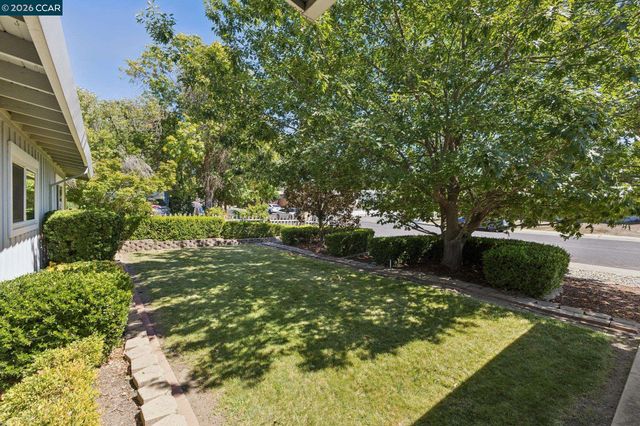 4319 Pembroke Dr, Concord, CA 94521