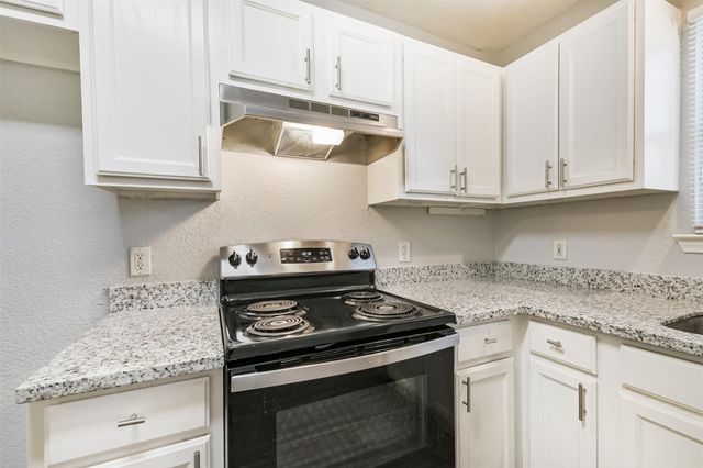617 Avenue I, Conroe, TX 77301