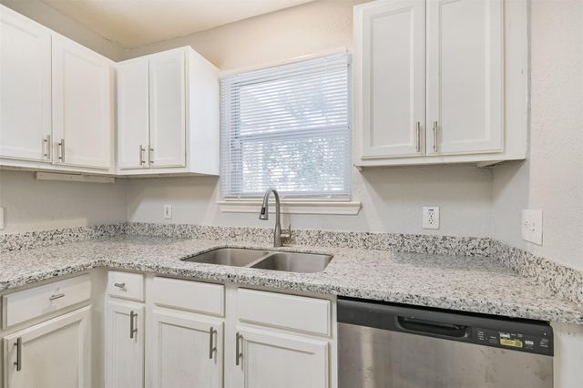 617 Avenue I, Conroe, TX 77301