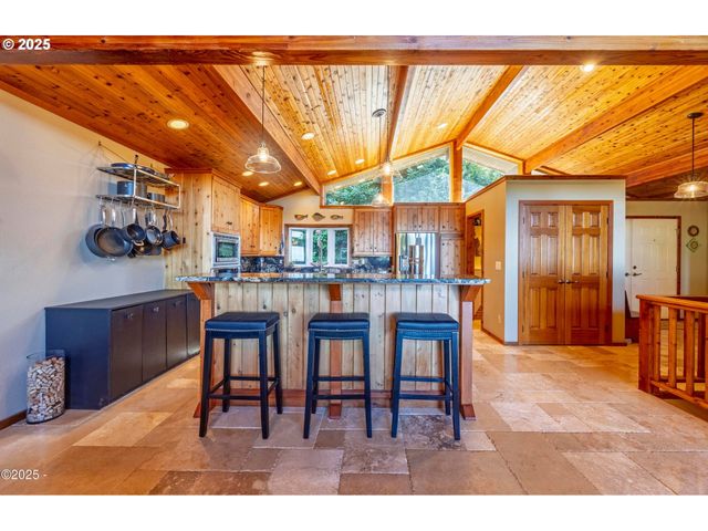 7667 Ne PARK Ln, Otis, OR 97368