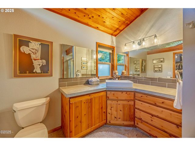 7667 Ne PARK Ln, Otis, OR 97368