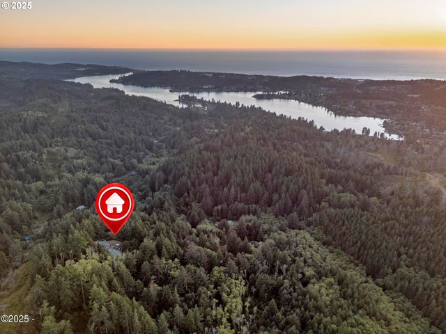 7667 Ne PARK Ln, Otis, OR 97368