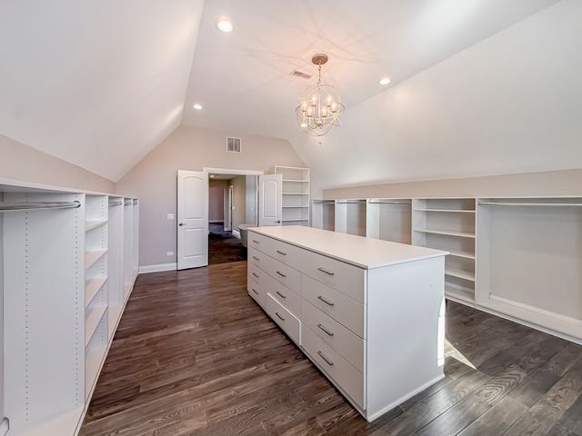 8884 Port Washington Drive, Frankfort, IL 60423